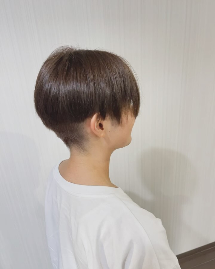 新しい自分に出会うなら  へ！✨ 今回は刈り上げ女子に初カラ