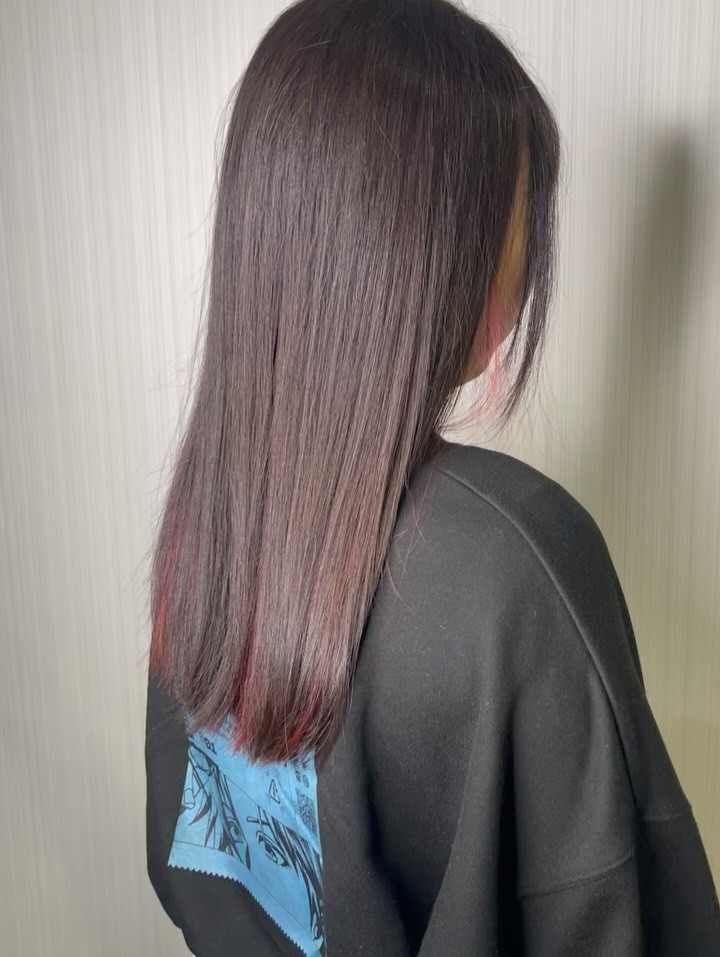 成人おめでとうございますインナーカラーやイルミナカラーで、あ