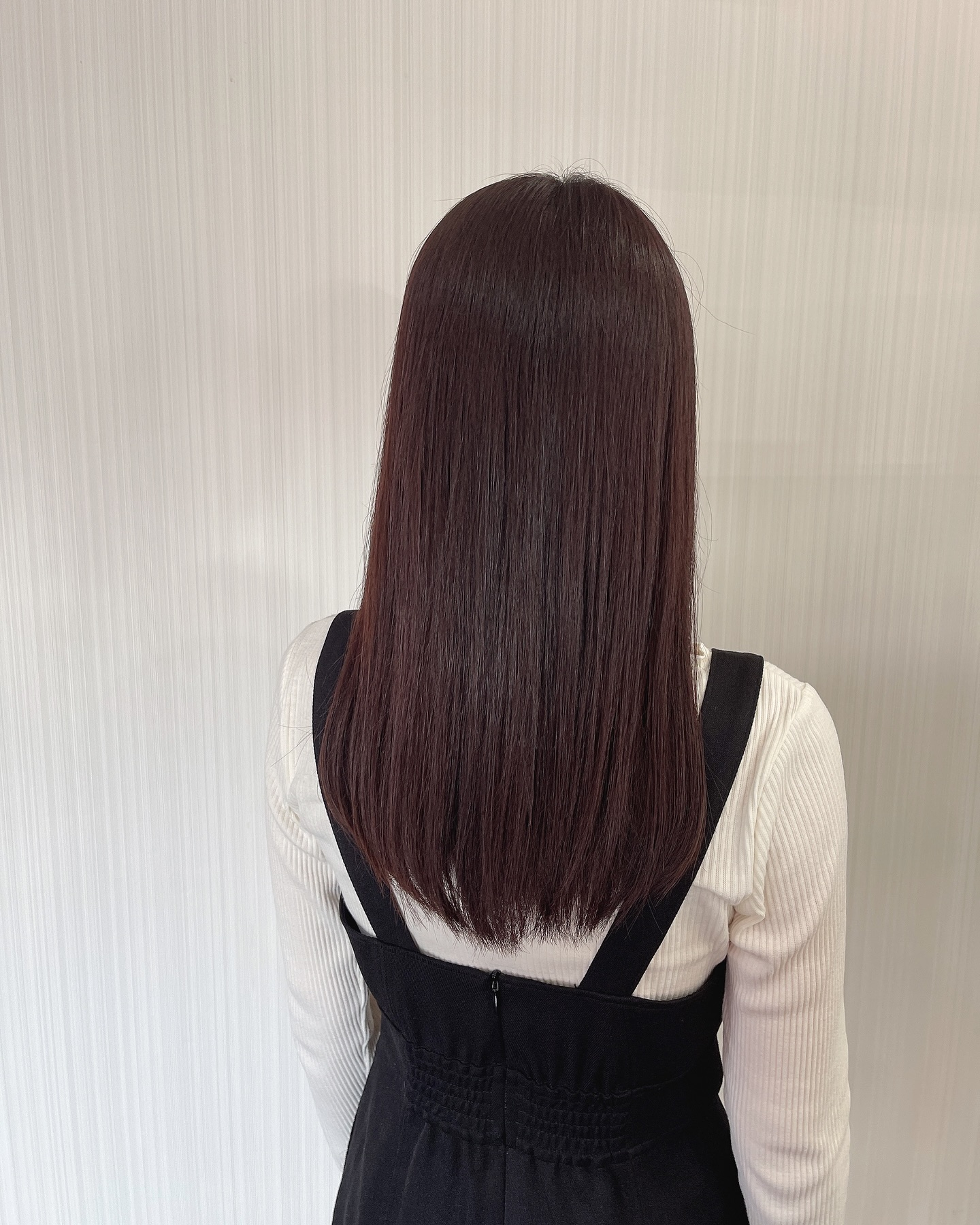 皆さん、こんにちは！✨最近、新しいヘアスタイルにチャレンジし